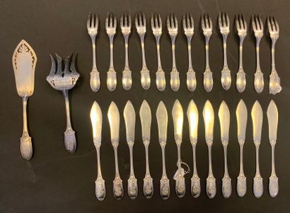 Twelve fish cutlery and one serving cutlery...