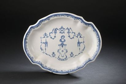 null Toulouse and South West

Oval earthenware dish decorated in blue monochrome...