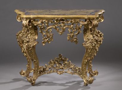 null Gilded wood console table with openwork decoration of foliage and flowers, the...