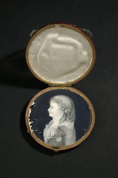 Small ivory medallion representing Louis...