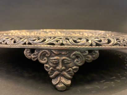 null Oval silver tray 800°/°° with decoration in relief of foliage on a background...