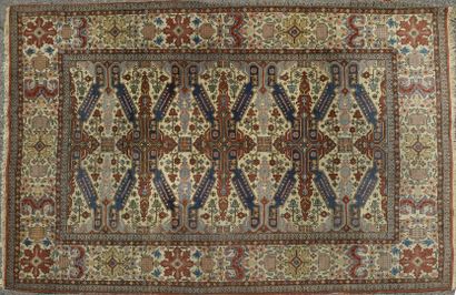 null Persian Ghoum wool carpet

Field made up of four identical medallions, decorated...