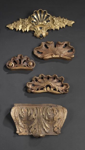 null Lot composed of five carved woods, some polychrome and gilded, decorated with...