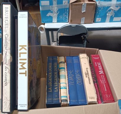null Lot of art books. 

One pallet : 18 boxes.