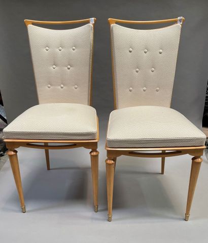 Paire de chaises en bois clair, style 1960

85...