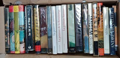 Lot of art books 

one pallet : 16 boxes...