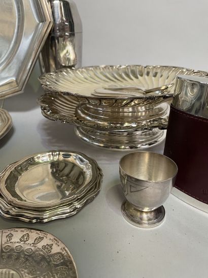 null Lot of silver plated metal: dishes, egg cups, pans, candle holders etc