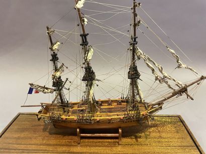 null -Model of a wooden ship "L'Astrolabe", 1829

40 x 56 cm

We join :

Half hull...
