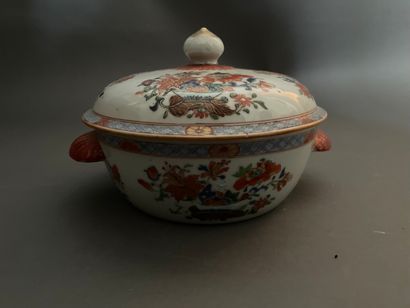 Porcelain covered broth of China of the Compagnie...