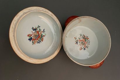 null Bouillon couvert en porcelaine de Chine de la Compagnie des Indes, XVIIIe siècle.

Très...