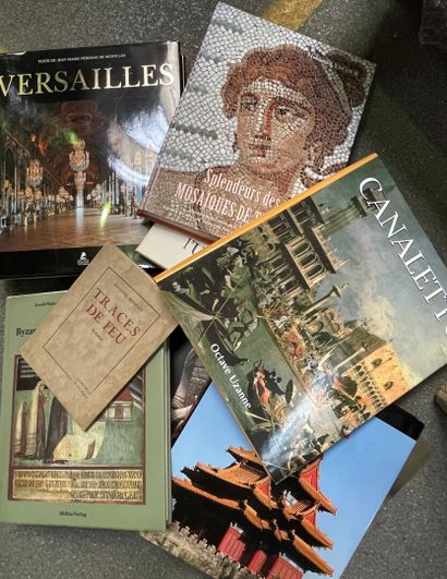 Large lot of books on art and miscellaneous...