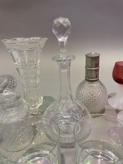 null Lot of glassware: carafes, various glasses, drageur, shepherd lamp