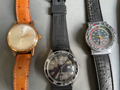 null 
Three YEMA men's wrist watches




-Two metal ballpoint pens CROSS brand

...
