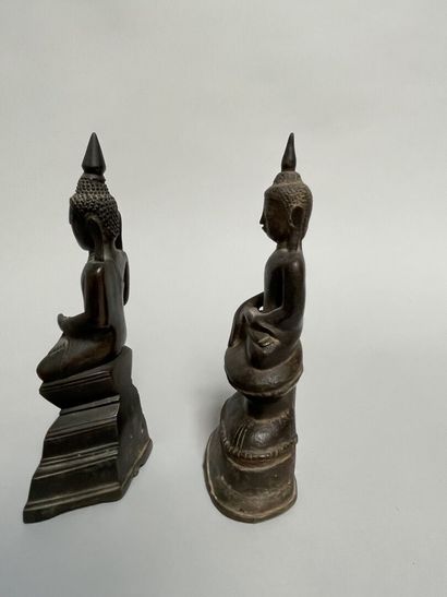 null Deux Bouddha en bronze, Thaïlande

H : 19 cm