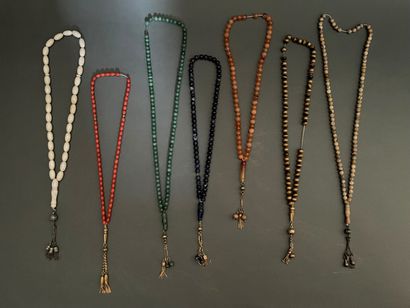 
Lot of 7 necklaces of lapis lazuli beads,...
