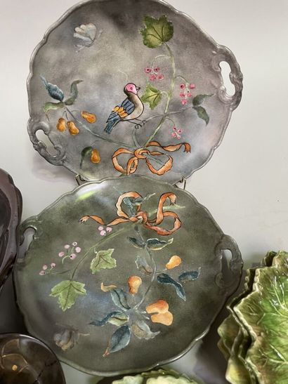 null Lot of dishes including a small part of iridescent earthenware service, leaf-shaped...