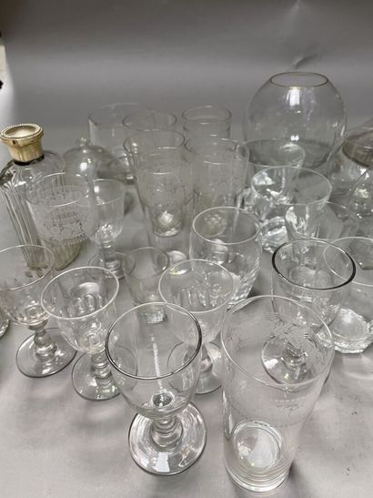 null Lot of various glassware and mismatched including decanter, tasting glasses,...