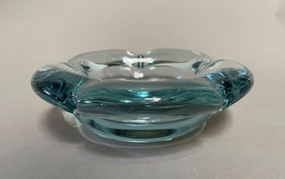 null DAUM NANCY FRANCE

Coupe polylobée en cristal moulé bleuté

Hauteur : 8 cm

Diamètre...