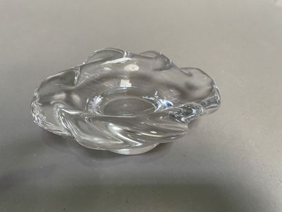 DAUM FRANCE

Small molded glass bowl

16...