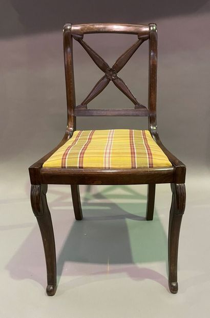null Suite of six dining room chairs in stained wood, cross back.

Charles X style.

85...