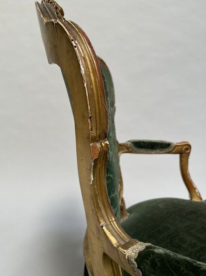 null Pair of armchairs and shepherdess in gilded wood molded and carved with flowers,...