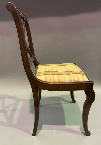 null Suite of six dining room chairs in stained wood, cross back.

Charles X style.

85...