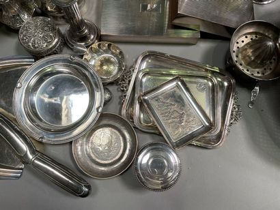 null Lot of silver plated metal: trays, basket, bottle holder, vegetable tray, crumb...