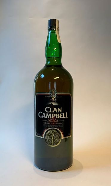 null 3 bouteilles de CLAN CAMPBELL :

- The Noble Blended Scotch Whisky, 4,5 litres,...