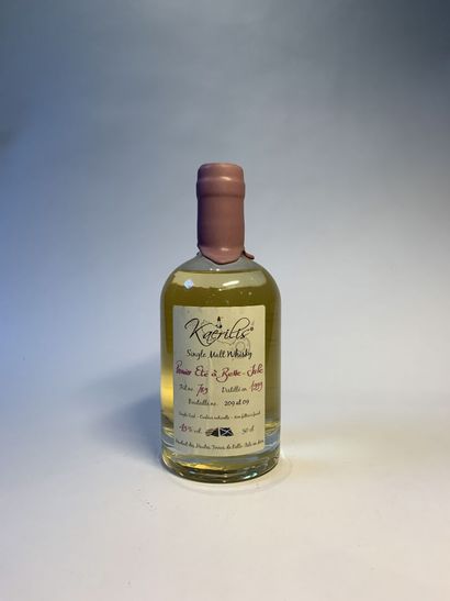 null 2 bouteilles de KAERILIS, 50 cl :

- Single Malt Whisky, Belle-Île en Rêve,...
