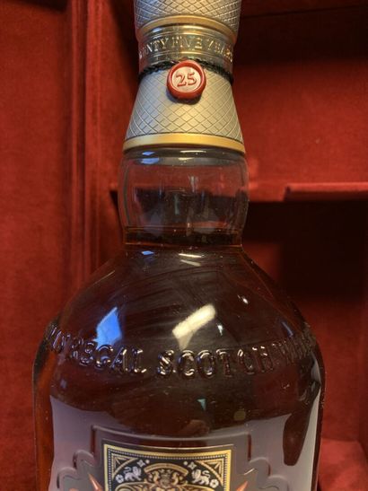 null 1 bouteille de CHIVAS REGAL 25 Years Scotch Whisky Original, 70 cl, 40 %, dans...