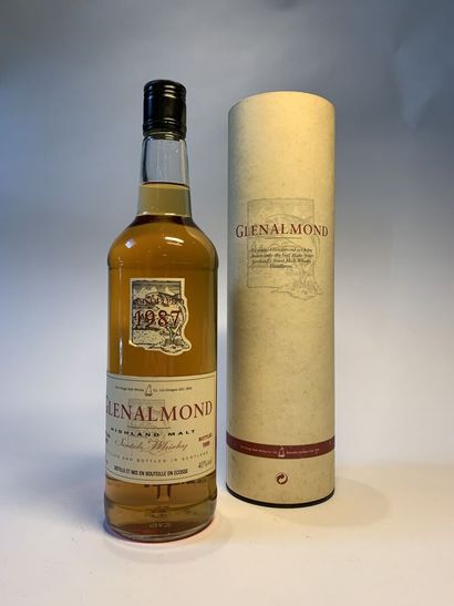 null 2 bouteilles de GLENALMOND de 70 cl, 40 % :

- Highland Malt Distilled 1987...