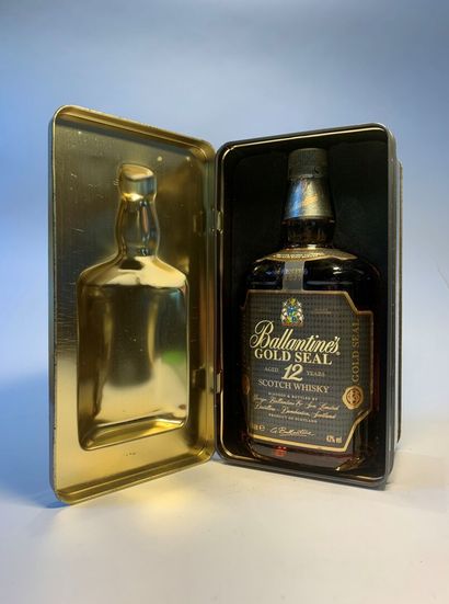 null 3 bouteilles de BALLANTINE'S :

- Finest Blended Scotch Whisky, 70 cl, 40 %

-...