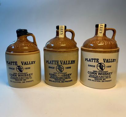 null 3 cruchons en céramique de McCORMICK Platte Valley 100 % Straight Corn Whiskey...