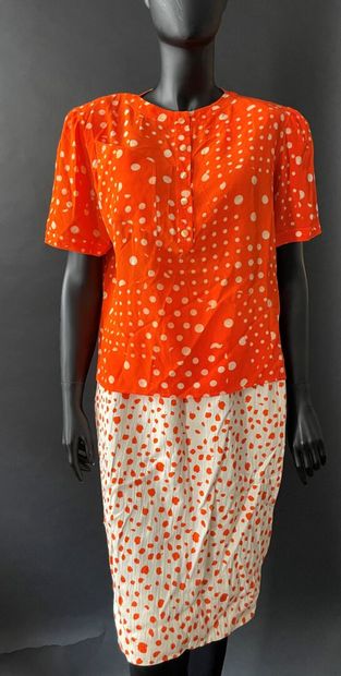 null UNGARO Parallel 

Lot including two silk tops, one orange with white weight,...