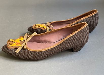 null MIU MIU 

Pair of brown tweed ballerinas decorated with a Fawn, 

S 37.5 Made...