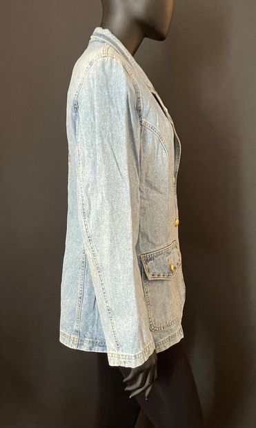 null ROCCO BAROCO 

Denim jacket embroidered with the Statute of Liberty on the back....