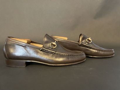 null GUCCI

Pair of brown leather moccasins with bits. 

Size 42 approximately.