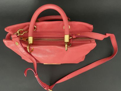 null Marc by Marc JACOBS 

Coral grained leather handbag, double handle, adjustable...