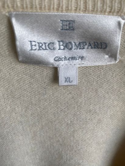 null Eric BOMPARD

Lot composé de trois pulls en cachemire, encolure ronde ou encolure...