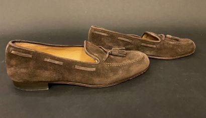 null ALDEN, STUBBS 

Two pairs of brown suede loafers, 

50Size 42 approximately,...