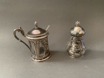 Silver pepper pot with rocaille decoration.

Gross...
