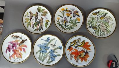 null Set of six porcelain plates with birds. 

Signed Arthur SINGER.

Porcelain FRANKLIN...