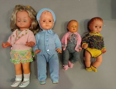 
Quatre poupées dont deux de marque GEGE....