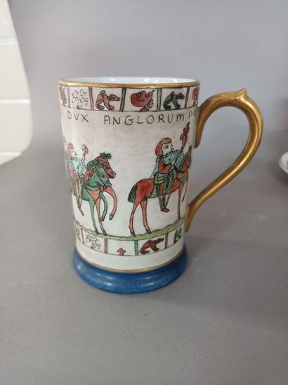 null Lot of trinkets including porcelain cup decorated with English riders, wooden...