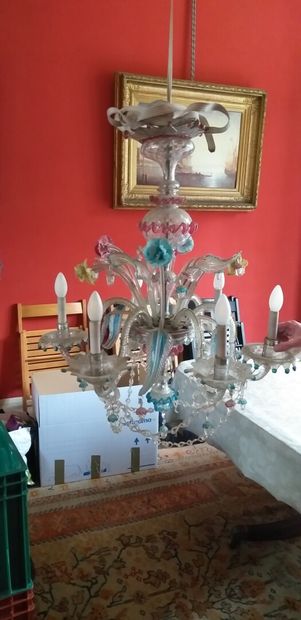 MURANO 

Chandelier in colored glass. 

Accidents...