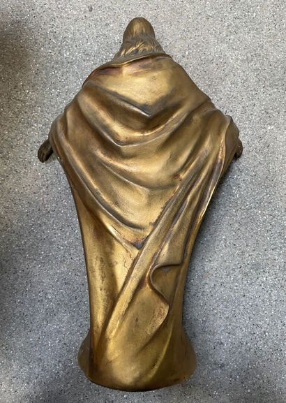 null 
Attribué à Paul GRAF (1872-?)




Christ au Sacré-Coeur.




Bronze à patine...