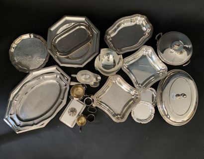 null Lot of silver plated metal including platerie and various. 

Accidents.