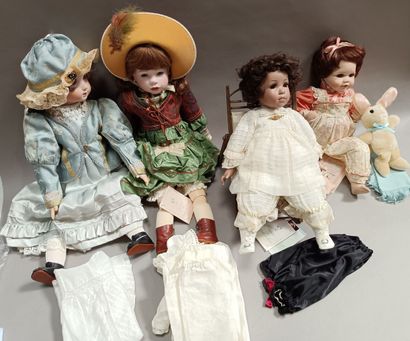 
Quatre poupées, têtes en biscuit : 




Une...