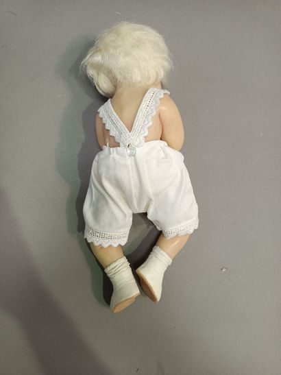 null 
Two dolls in resin of mark LEEPINLAUSKI NADINE. 




Baby : 30 cm.




Lady...
