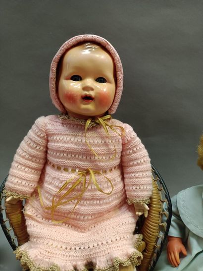 null 
Two SCHILBLKROT dolls, a schoolgirl with moving eyes and a baby. 




Good...